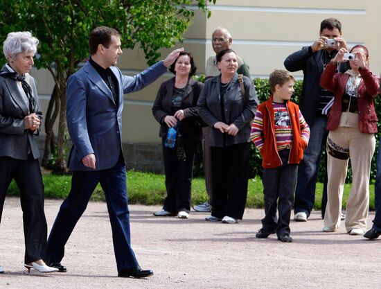 Поездка президента РФ Д. Медведева в Санкт-Петербург