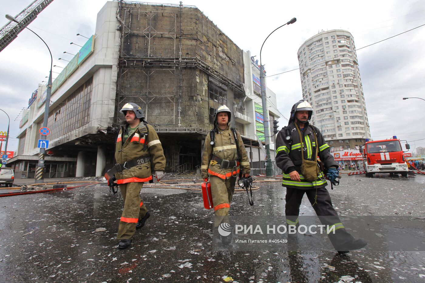Пожар в ТРЦ "Мариэль" на юго-востоке Москвы