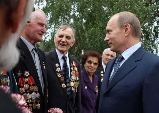 Премьер-министр РФ В.Путин в Барнауле