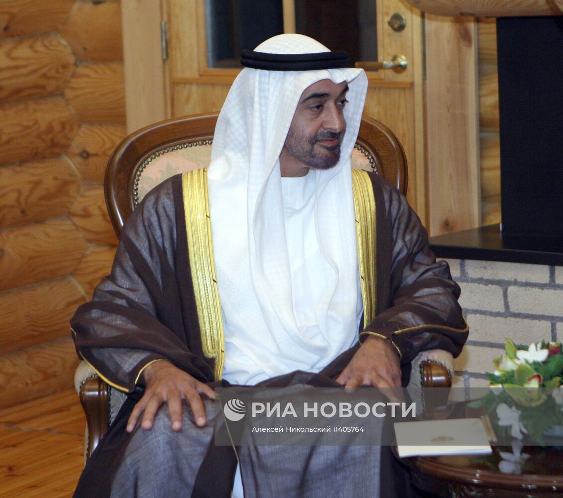 В.Путин провел встречу с наследным принцем эмирата Абу-Даби