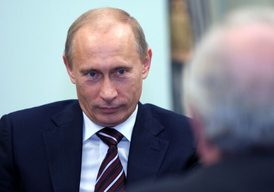 В.Путин провел встречу в Доме правительства