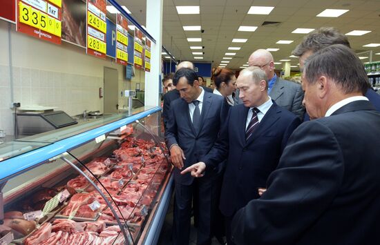 Владимир Путин посетил супермаркет "Перекресток" в Москве