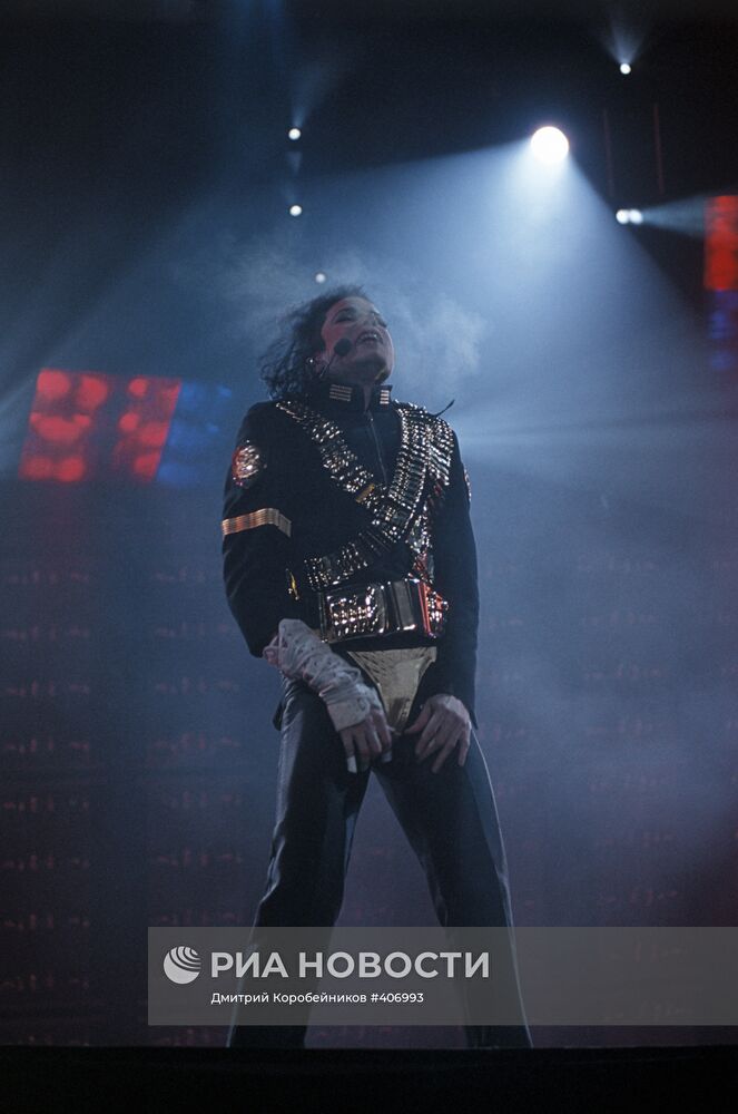 Майкл Джексон выступает в Москве в 1993 году