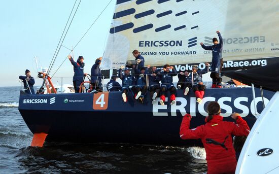 Финиш парусной регаты Volvo Ocean Race в Санкт-Петербурге