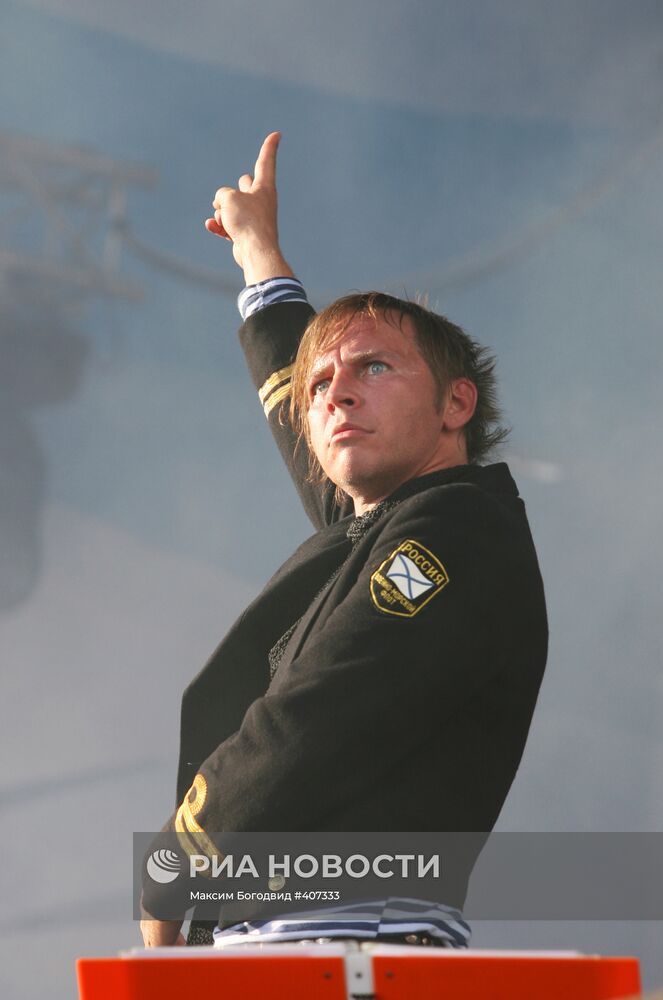 Лидер группы "Мумий Троль" Илья Лагутенко