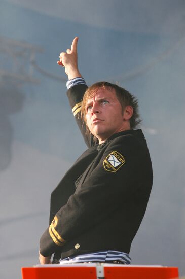 Лидер группы "Мумий Троль" Илья Лагутенко