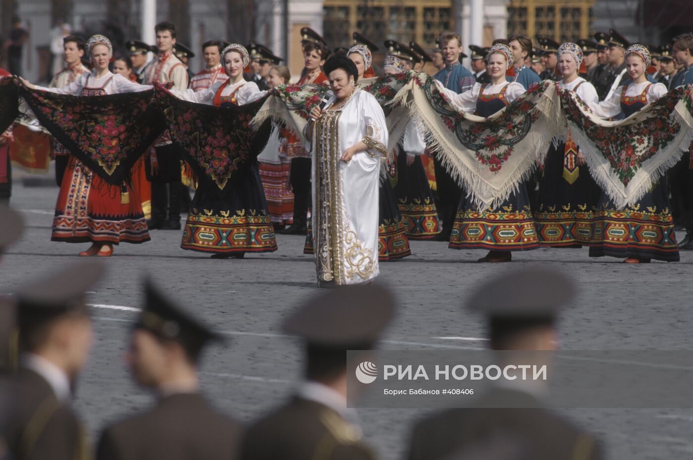 Выступление Людмилы Зыкиной на Красной площади в Москве