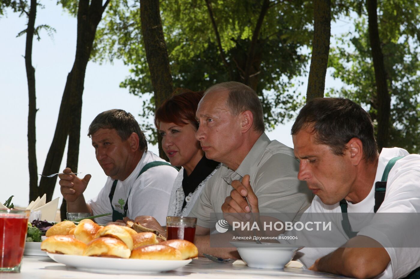 Рабочая поездка В.Путина в Южный федеральный округ