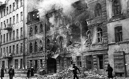 Ленинград во время артобстрела в 1942 году