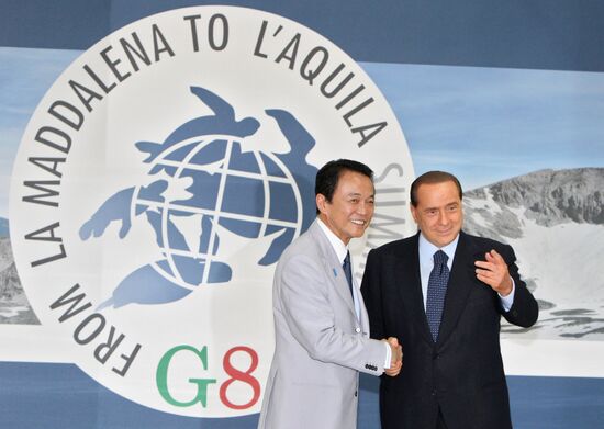 Таро Асо и С.Берлускони на саммите "большой восьмерки"-2009