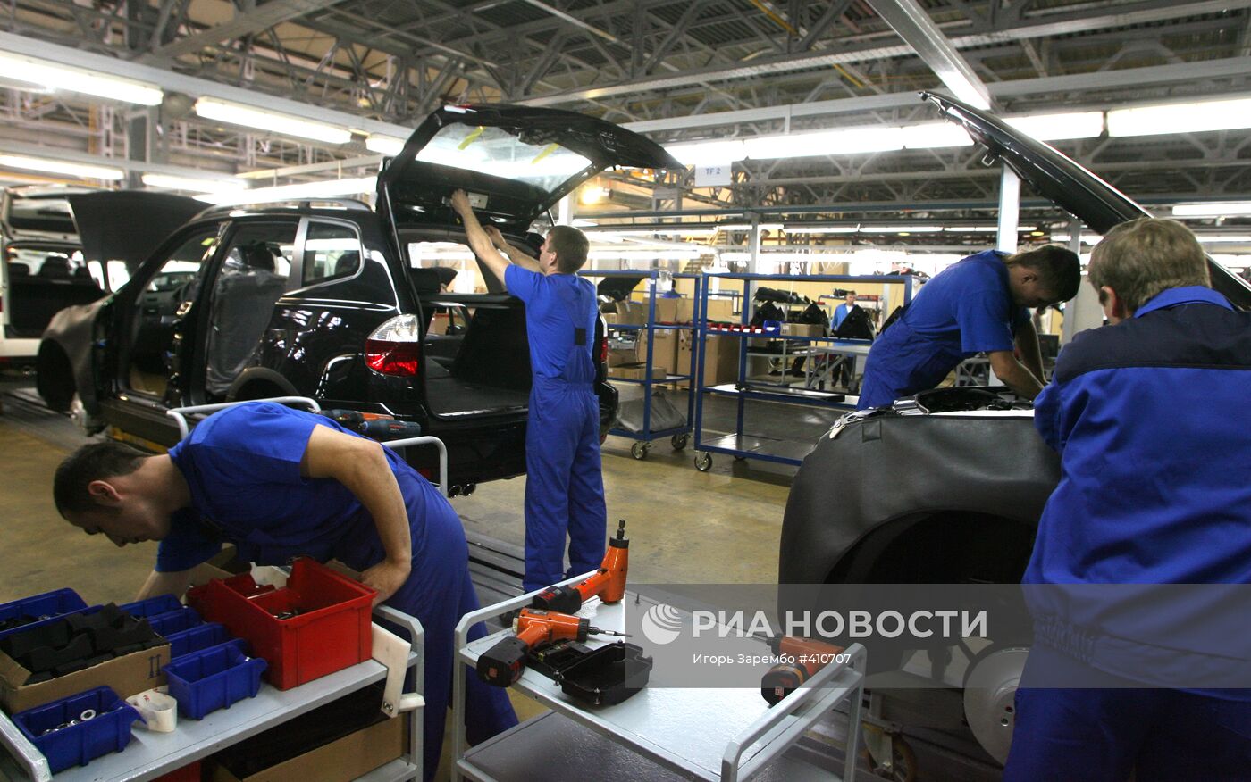 "Автотор Холдинг" начинает производство новых внедорожников BMW