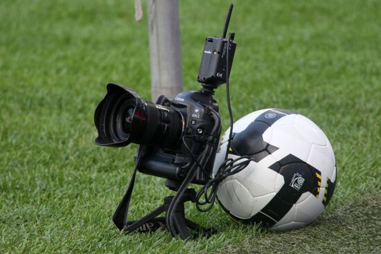 Фотокамера на футбольном поле