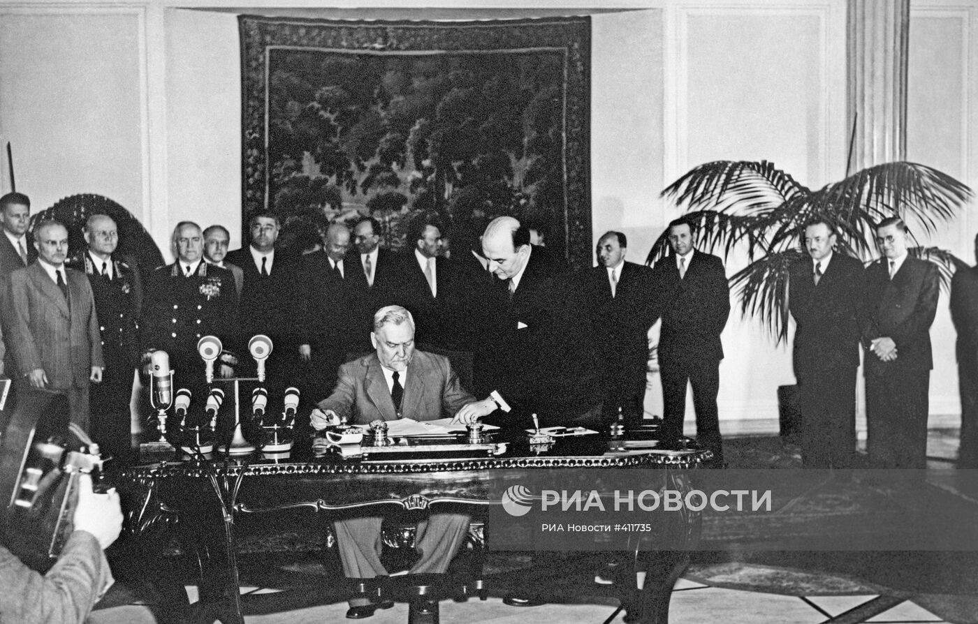 Подписание Варшавского договора в 1955 году