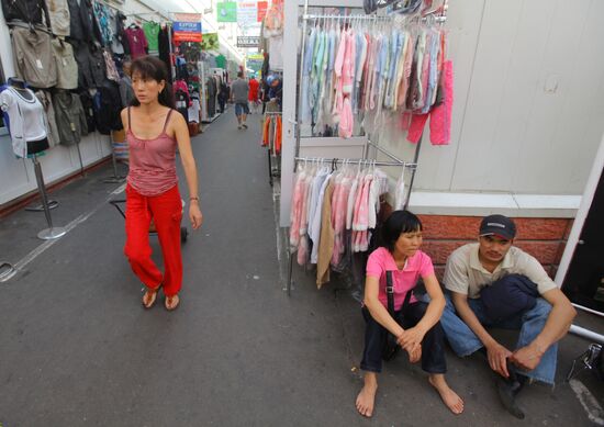 Вещевой рынок в Лужниках