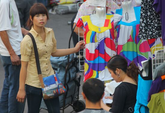 Вещевой рынок в Лужниках