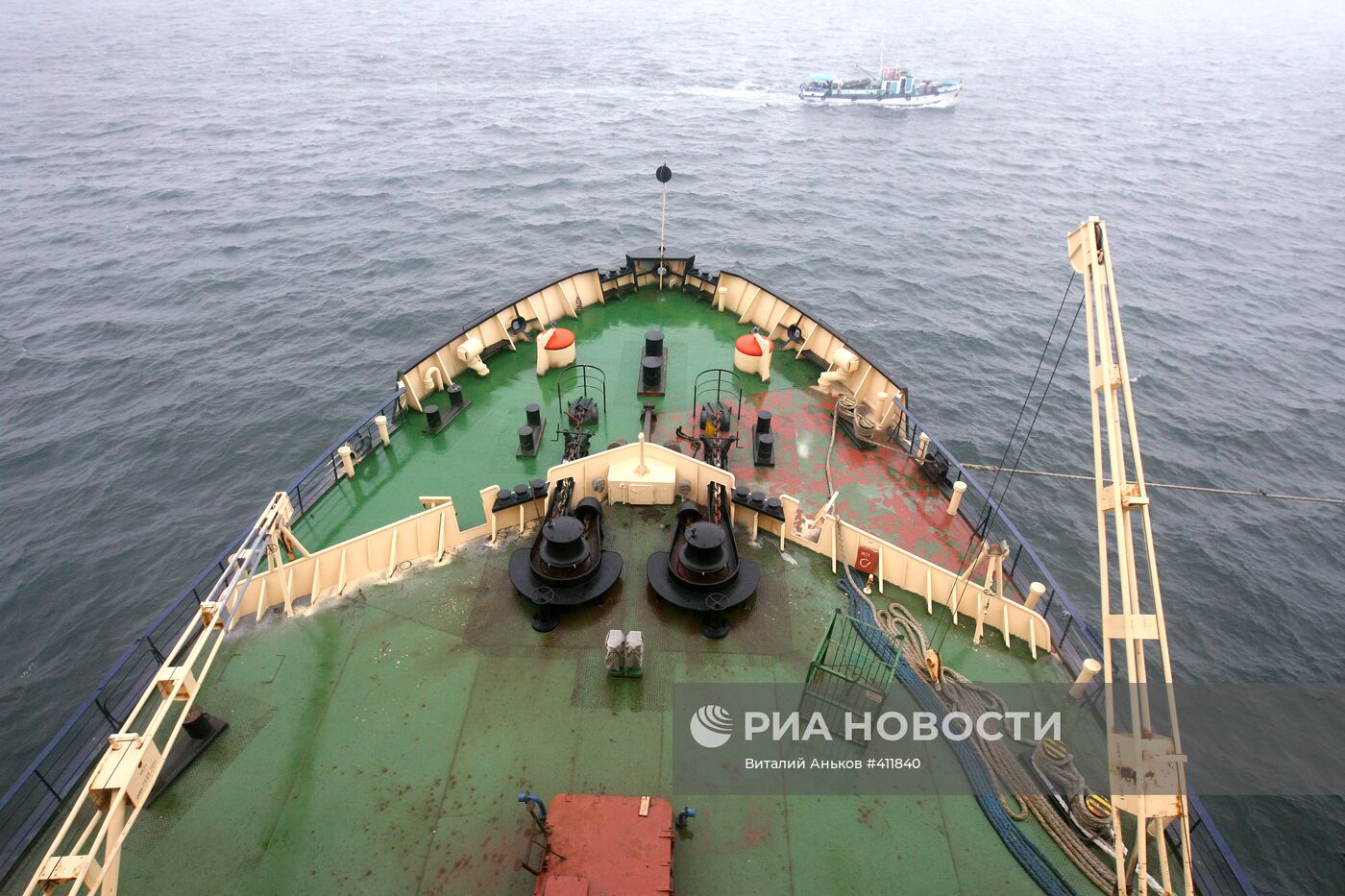 Ледокол "Красин" готовится к выходу из Владивостока в Арктику