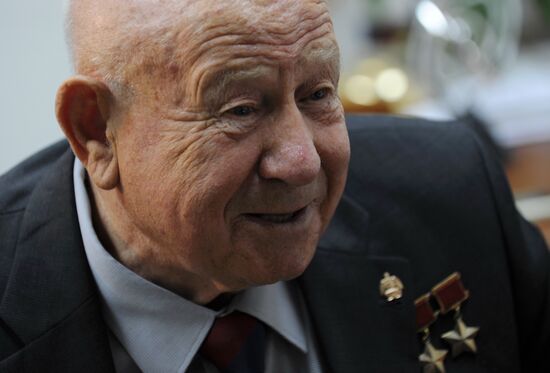 Интервью космонавта Алексея Леонова агентству РИА Новости