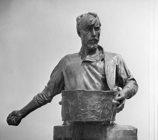 "Сеятель" – бронза, 1922 год, художник Иван Дмитриевич Шадр