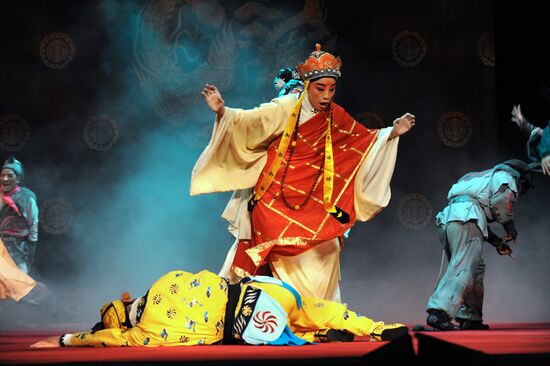 Спектакли китайской оперы Гуо Гуанг проходят в Москве