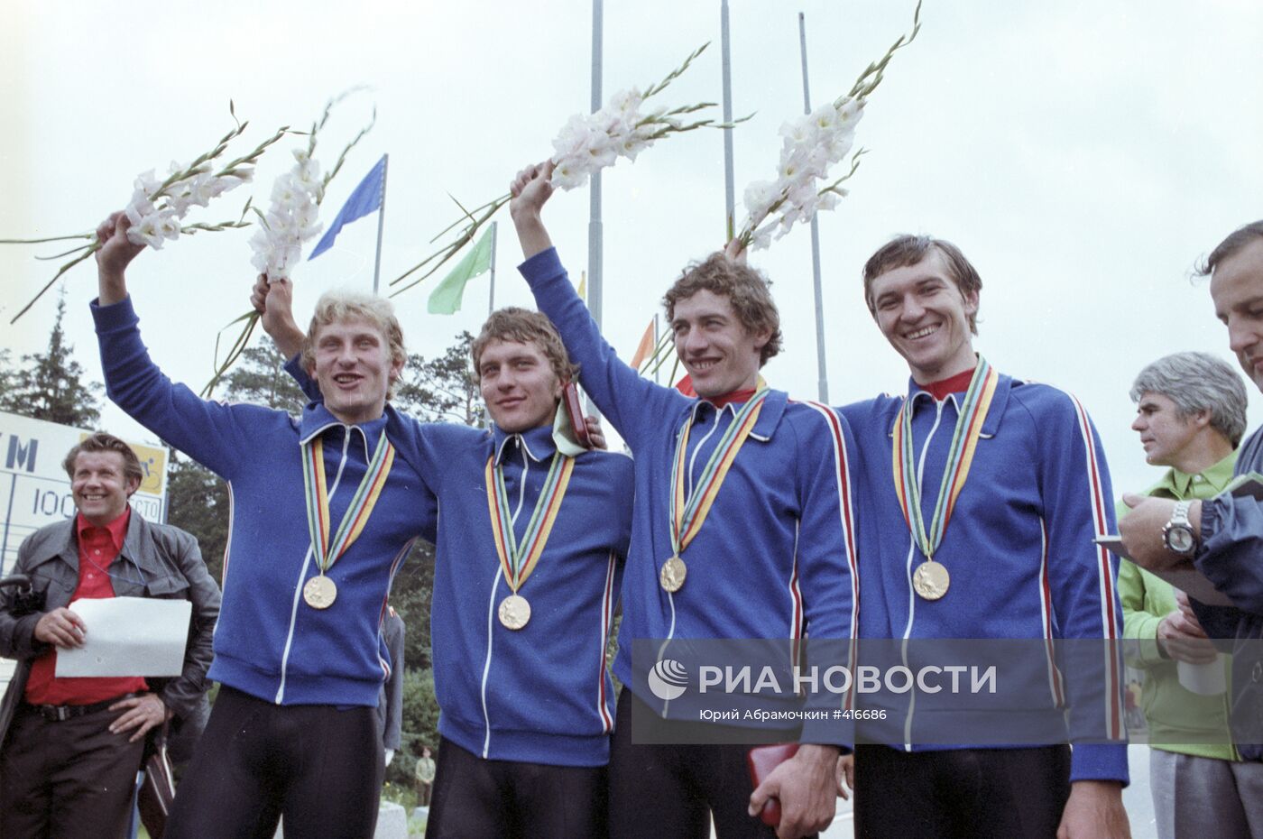 Советские велогонщики, призеры Олимпиады