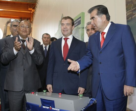 Второй день рабочего визита президента РФ в Таджикистан