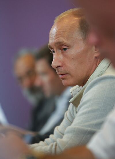 В. Путин провел совещание по вопросам экологии