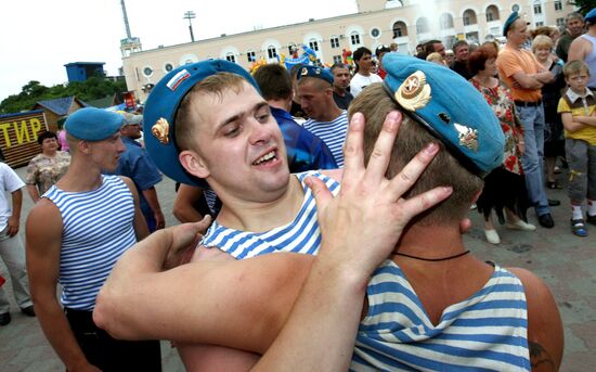 День Воздушно-десантных войск во Владивостоке
