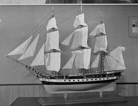 Модель шлюпа "Восток"