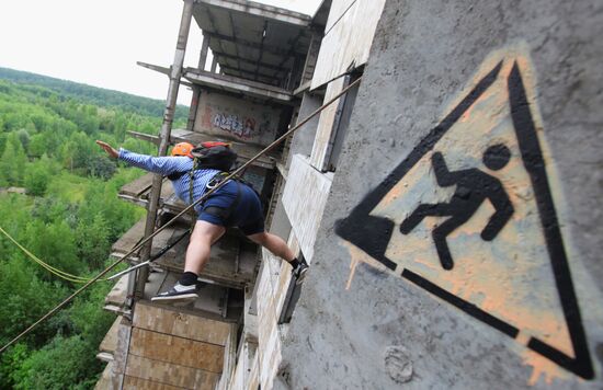 Прыжки с высоты - Ropejumping в подмосковном Железногорске