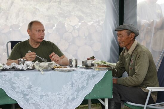 Поездка премьер-министра РФ В.Путина в Республику Тыва