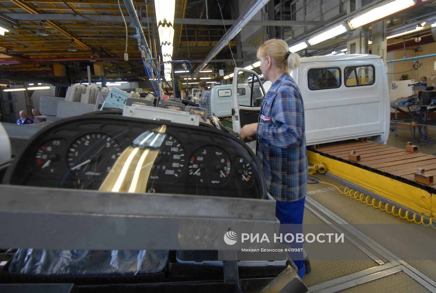 Начато производство автомобиля 