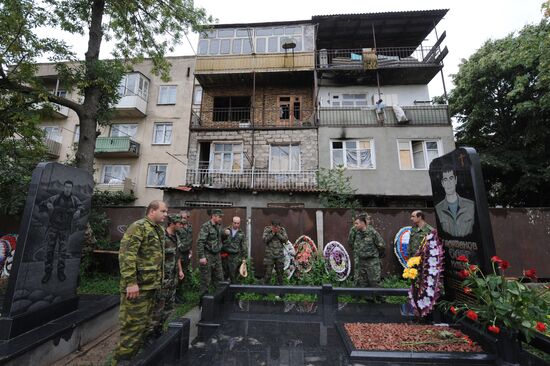 На городском кладбище в Цхинвали