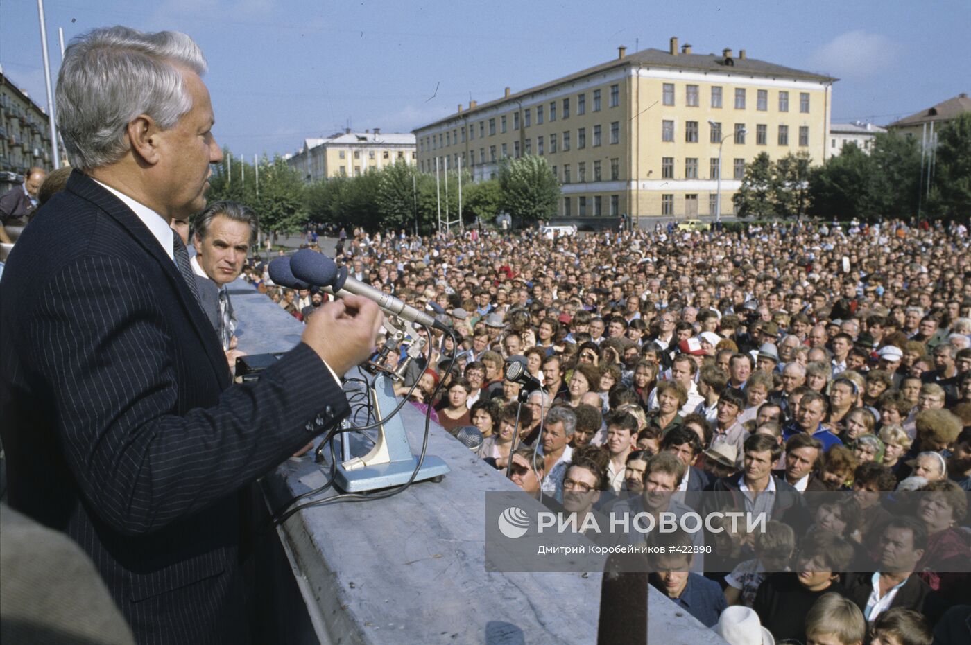 Председатель Верховного Совета РСФСР Борис Ельцин