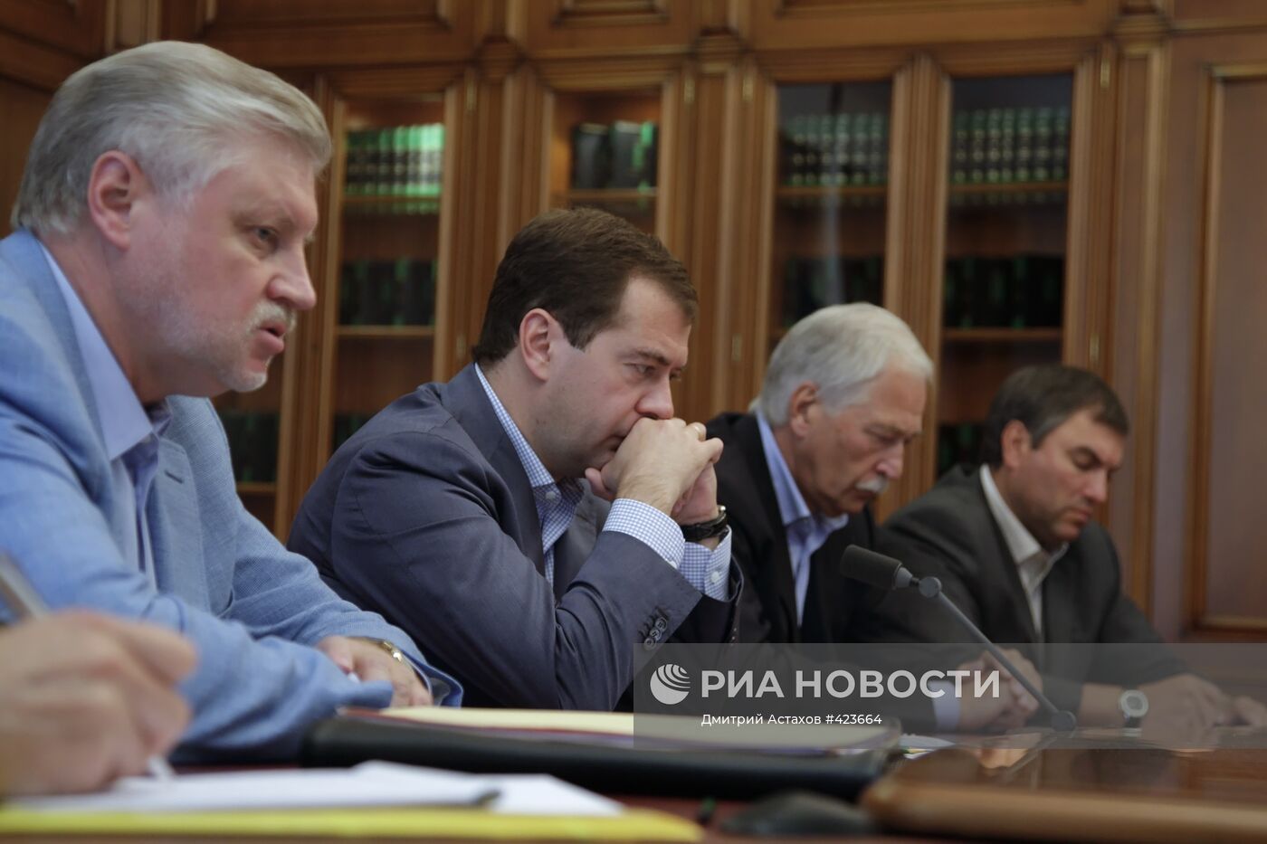 Д.Медведев встретился с главами политических партий