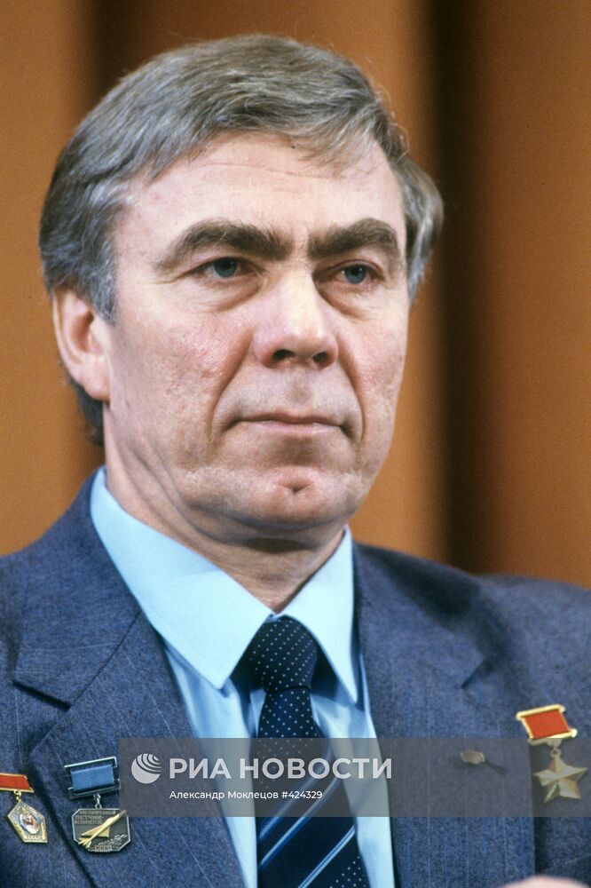 Анатолий Левченко