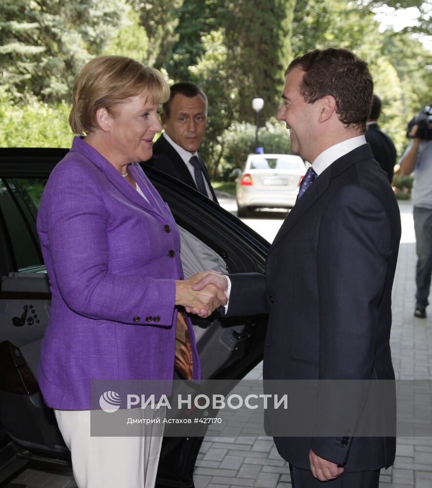 Д.Медведев провел встречу с А.Меркель в Сочи