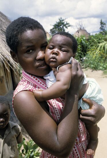 Жители деревни в провинции Маникаленд