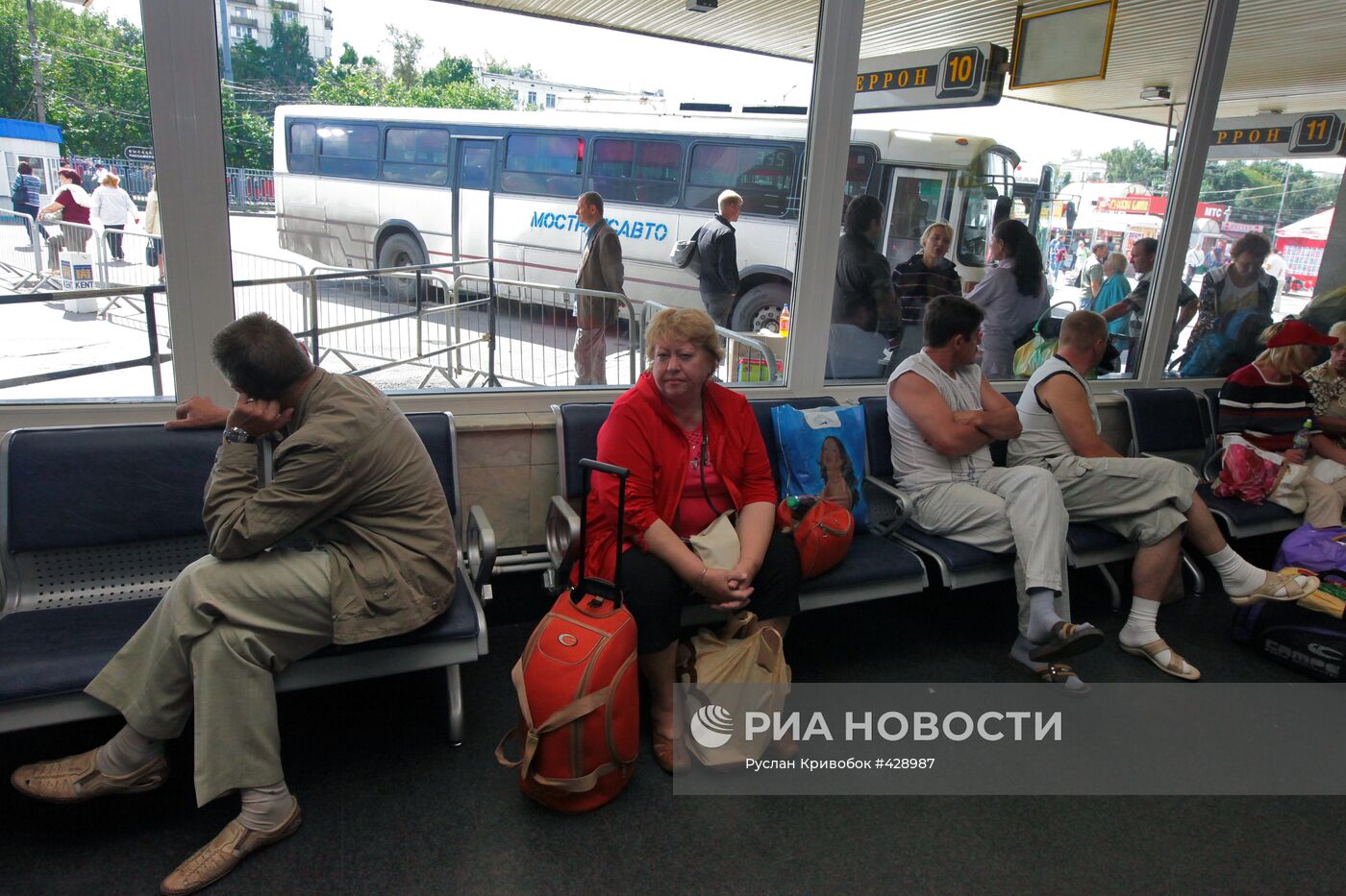 В зале ожидания на Центральном автовокзале в Москве