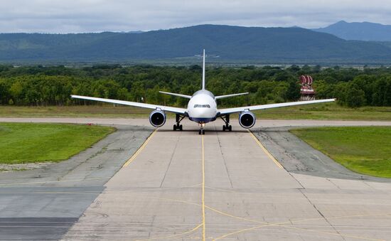 Первый рейс самолета Boeing 777-200: "Москва - Южно-Сахалинск"