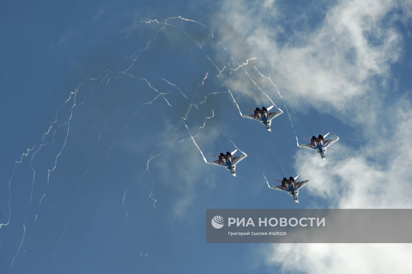 Тренировочные полеты в преддверии открытия "МАКС-2009"