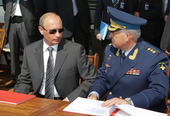 В. Путин посетил "МАКС-2009"