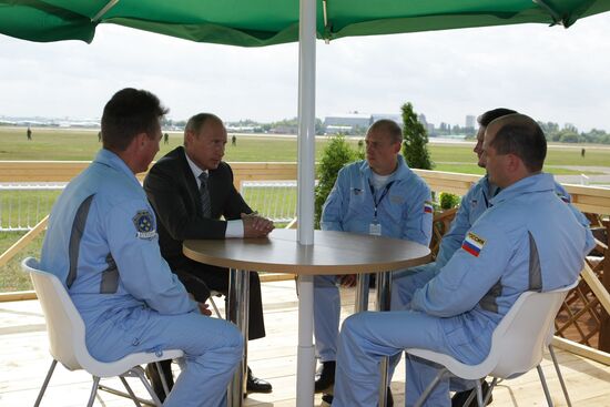 Встреча В. Путина с группой "Русские витязи"