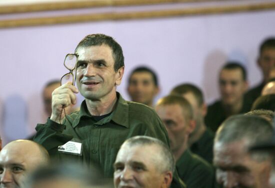 Презентация фильма "Каникулы строгого режима" в ИК-2 в Казани