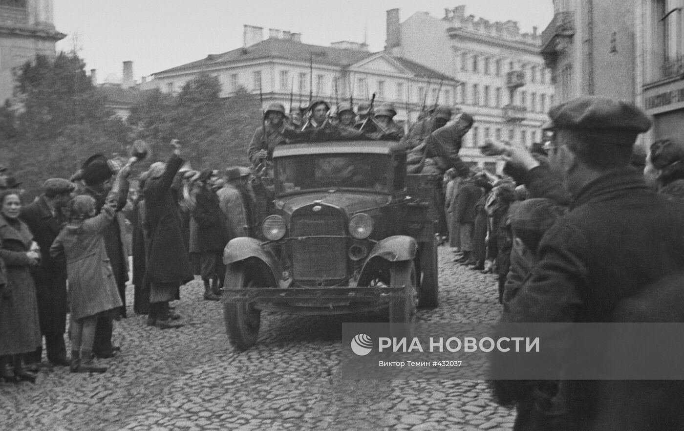 Вступление в город Вильно частей Советской Армии