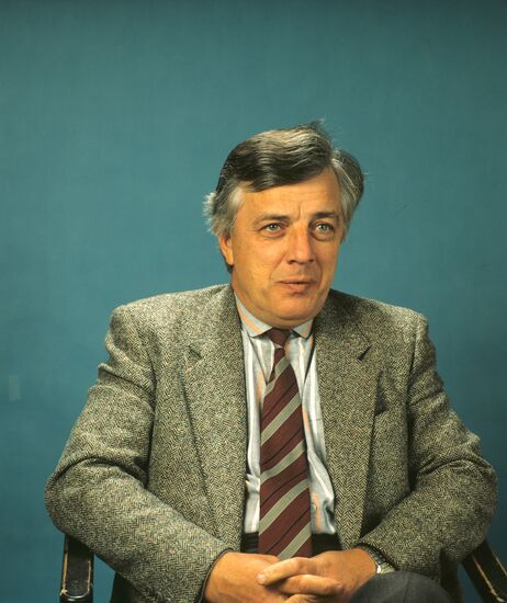 Раймонд Паулс