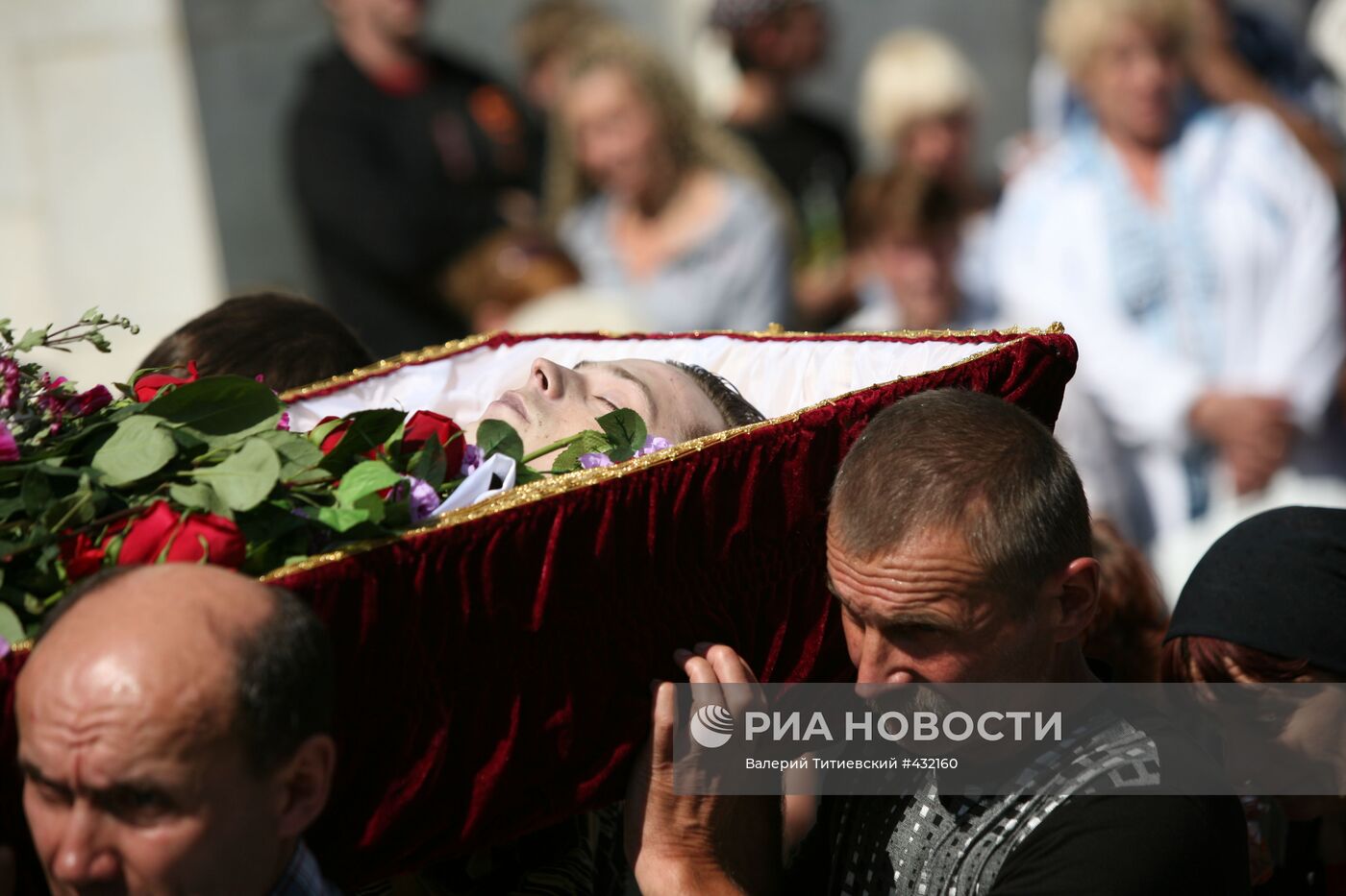 Похороны погибших в результате аварии на Саяно-Шушенской ГЭС