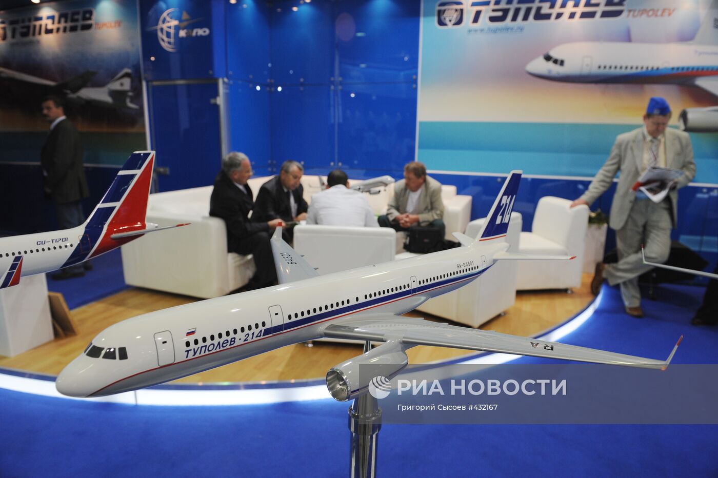 Макет cреднемагистрального лайнера Ту-214