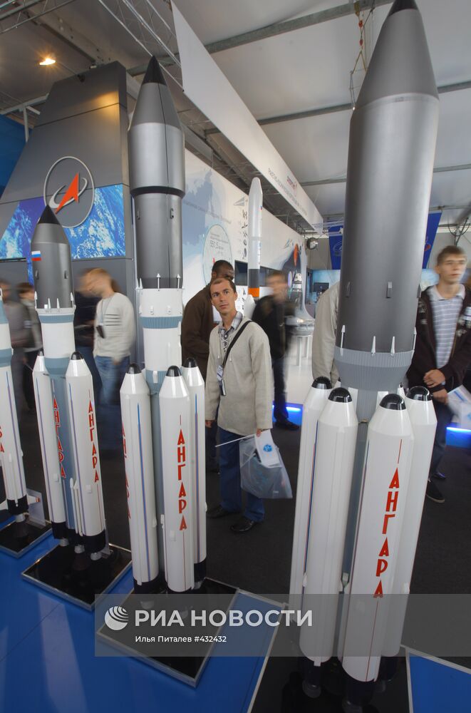 Макеты ракетоносителей "Ангара", представленные "МАКС-2009"