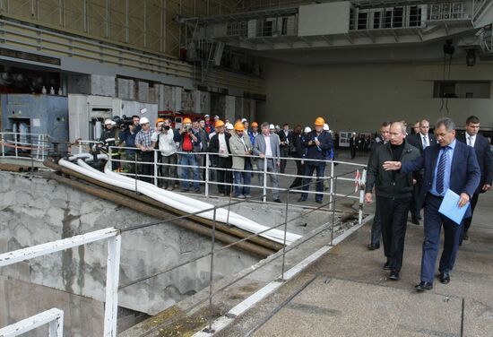 В. Путин посетил Саяно-Шушенскую ГЭС