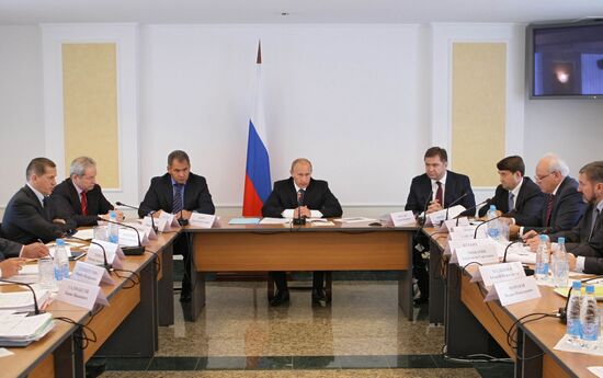 В. Путин провел совещание на Саяно-Шушенской ГЭС